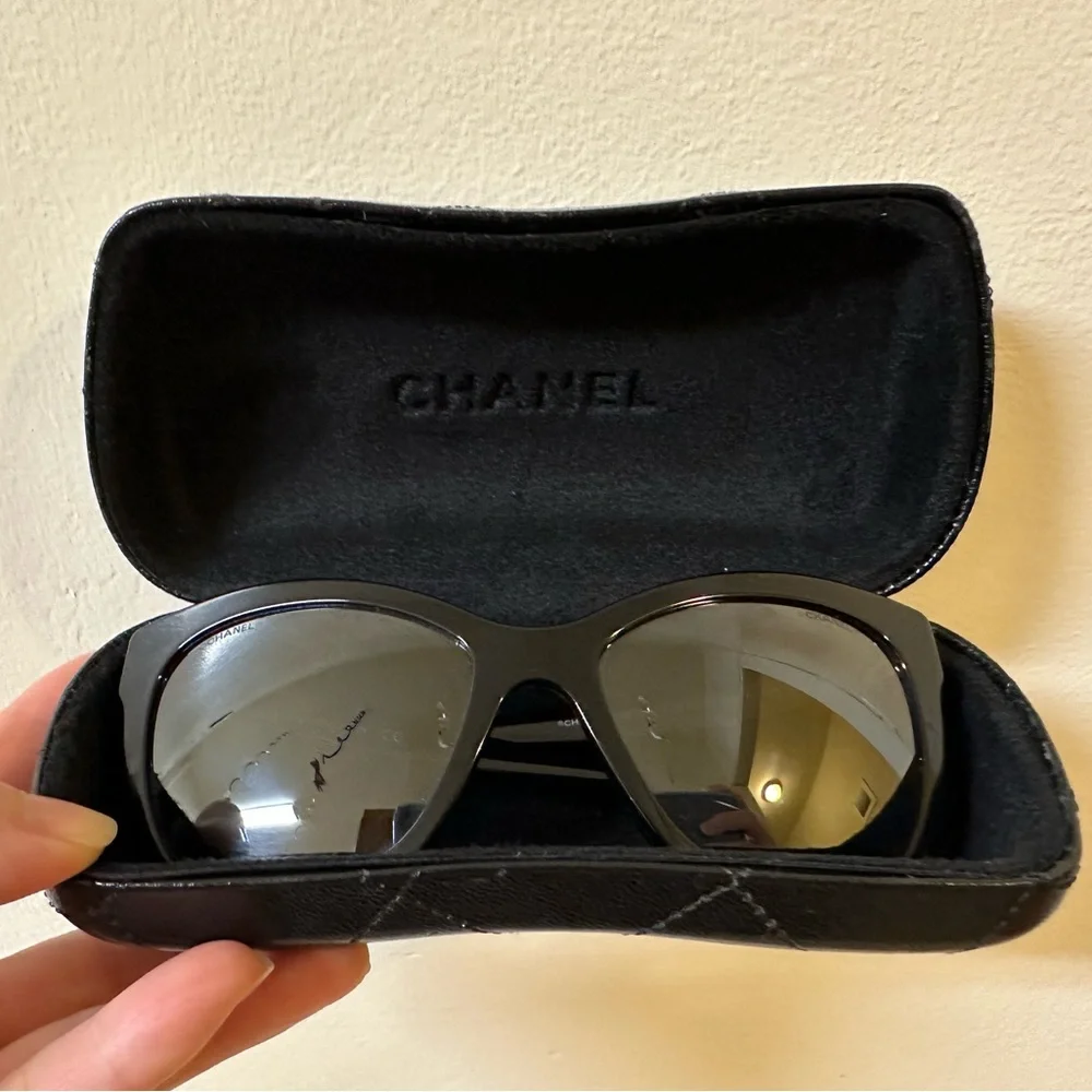 CHANEL Sunglasses WITH OG CASE - Picture 4 of 15